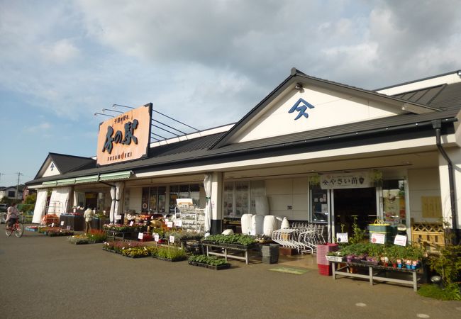 産直品や名産品が並んでいました