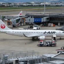 デッキから見る飛行機。