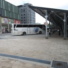 台東転運站は鼎東客運海、山線共用です。