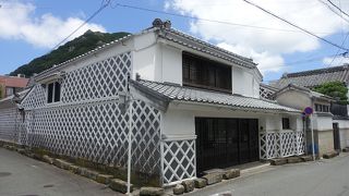 なまこ壁が見事