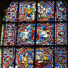 12世紀後半のステンドグラス