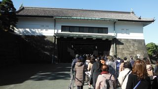 一般参観の時にのみ通り抜けられる