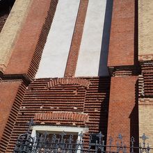 運河沿いの教会