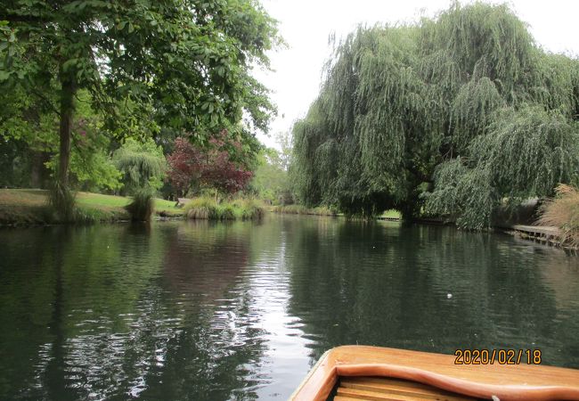 エイボン川の舟遊び