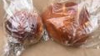 まだ温かいクリームパン