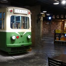 家族連れがここで写真を撮ったりします。