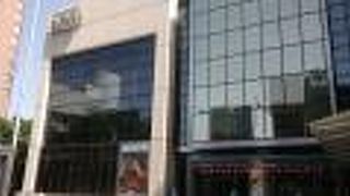 建築様式も、金沢らしくおしゃれで、ガラス張りのたいへん魅力的なもの