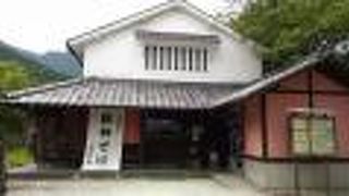 今は「そば小舎」が入ってます