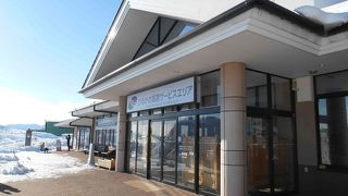 冬季は雪が多く標高の高い東海北陸道のサービスエリア