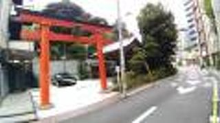 東京大学 池之端門のすぐそばにあるこじんまりとした神社