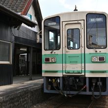 西御坊駅にて