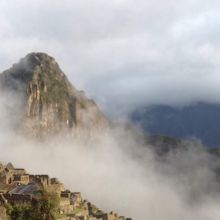 夕刻の神秘的な輝き、雨上がりの朝の幻想的シーンは忘れられない