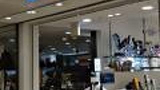 空港のメンズショップ