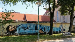 面白い壁画がある公園