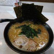 豚骨ラーメン