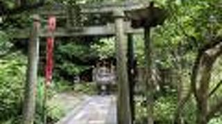 お参りすると、蔵が建つほど富を得られるという弁財天