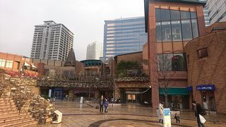 買い物や食事に便利な施設