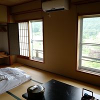 今回利用した新館和室の様子。綺麗で広く、快適。