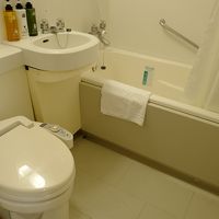 ユニットバスも広めですが、温泉に入った方が良いです。