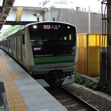 行きは町田まで快速に乗りました