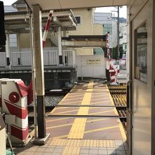 ホーム間の通路