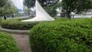 塔というには小さい