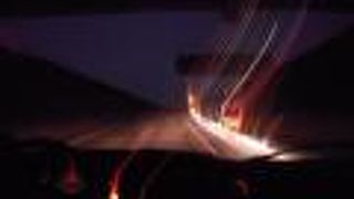 サドル・ロードは、ハワイ島の東西を結ぶ最短ルートで、標高２０００ｍのところも走行します。