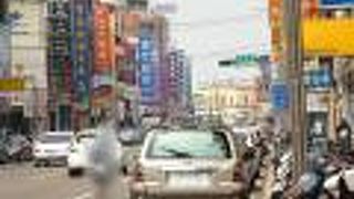 嘉義駅から噴水ロータリーまで。メインストリート。