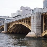 蔵前橋　黄色いアーチ