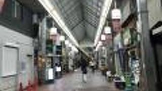 屋根付きアーケード