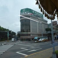 このような尖った形