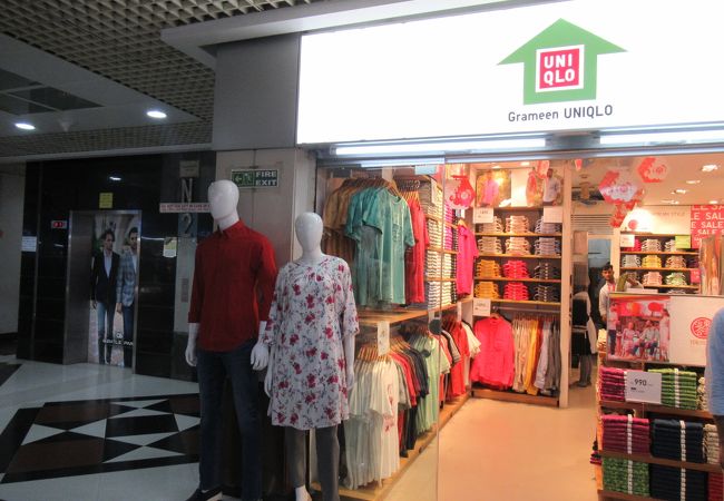 Grameen Uniqlo (Bashundhara City Store)