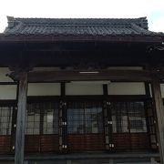 亀崎駅から近い小さな寺院