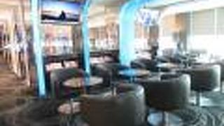 キラキラしたラウンジ