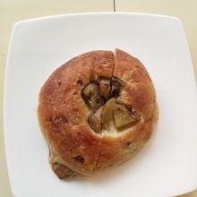 付け合せのじゃがいものパン