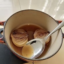 付け合せの玉ねぎ。甘くて柔らかい。