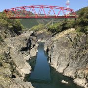 飛水峡：飛騨川の景観美と甌穴