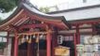 淀屋橋と本町の間にある神社さんです。