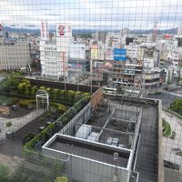 「ﾊﾟﾁﾝｺ屋の屋上にあるｽﾍﾟｰｽｼｬﾄﾙはUFOだ！」