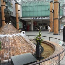 この駅ビルに入ってすぐ左手に近鉄奈良駅観光案内所