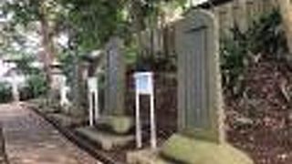 児玉神社、本殿近くにある歌碑