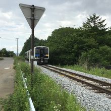 踏切付近にて。