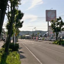 街のメイン通りは駅前通り～