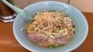 横浜駅すぐの老舗のレトロなラーメン屋さん