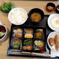 朝食はいままで方式から変更となりセミバイキングとなった