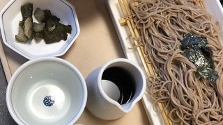 明るく落ち着いた雰囲気のお店