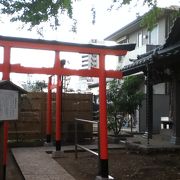 新馬場駅東側の神社