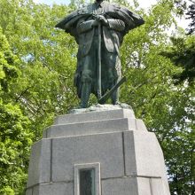 十勝を見守る～依田勉三之銅像