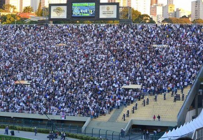 サッカー博物館があるサンパウロ市営のサッカースタジアム（「パカエンブ」／サンパウロ／ブラジル）