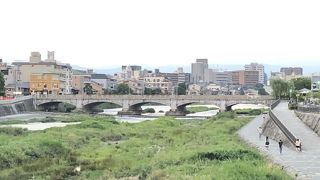 川沿いはちょっと涼しい